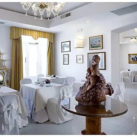 Grande Internazionale Hotell 4*